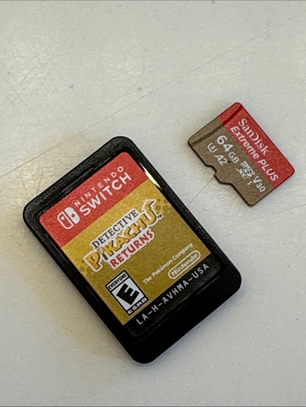 Detective Pikachu Returns Nintendo Switch 64gb Micro Card Bundle